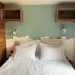 La Tamarissiere * אגדה