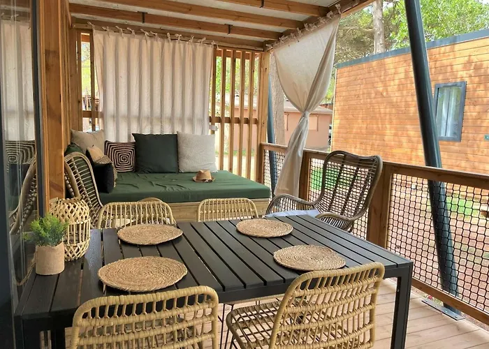 La Tamarissiere آجد